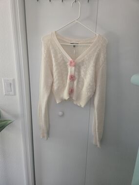 Love Tree Cream V-Neck Cropped Cardigan with Pink Rosette Buttons